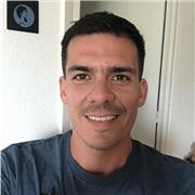 Profesor especializado en adolescentes y niños